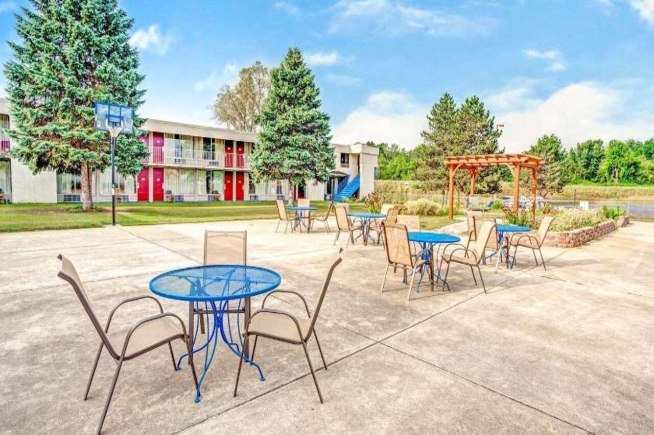 Adrian Inn Exterior photo